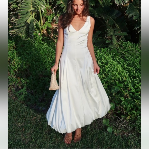 Abercrombie & Fitch Dresses & Skirts - Abercrombie & Fitch White Maxi Dress